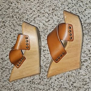 MOSSIMO SLIP-ON PLATFORM HEELS SIZE 11